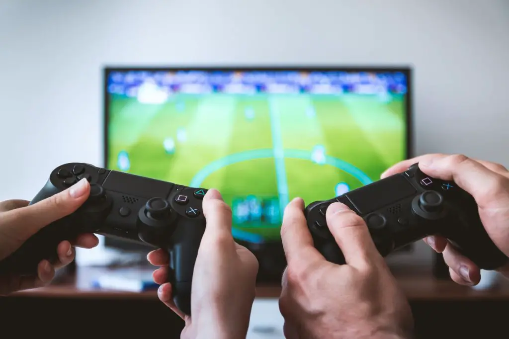7 tips to beat any console, mobile or PC game